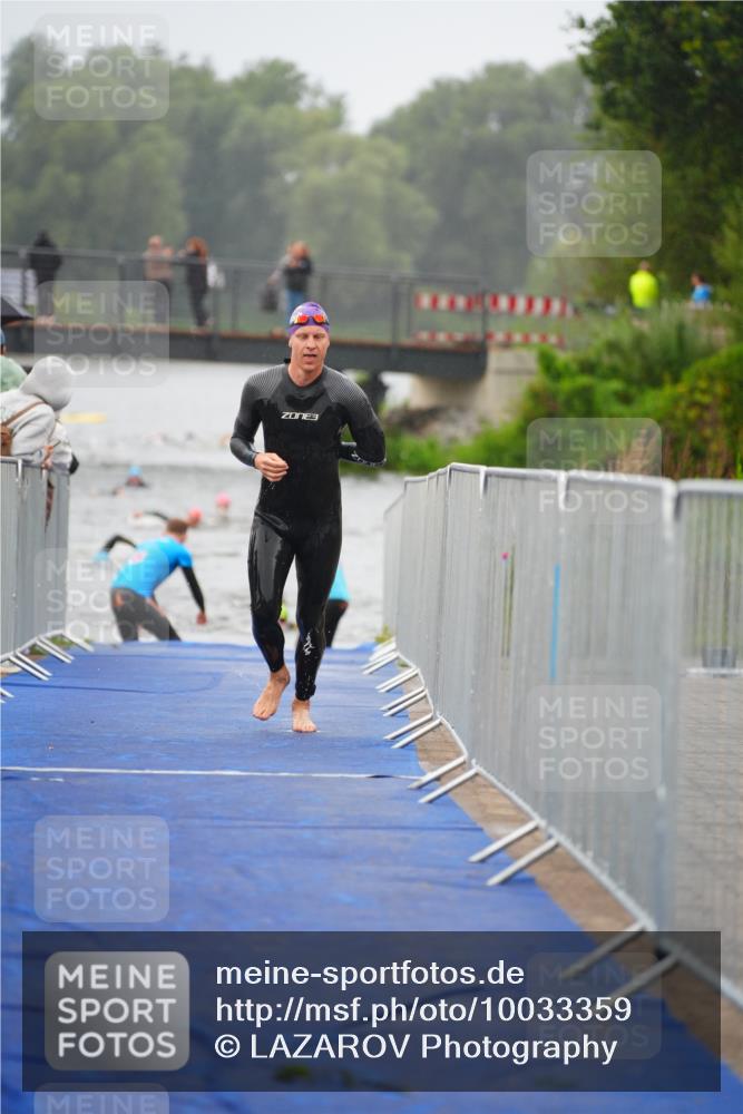 30.08.2026 - Elbe Triathlon Hamburg LAZAROV Photography http://msf.ph/oto/10033359 30.08.2026 08:50:24 Schwimmen 444, 446, 480 meine-sportfotos.de