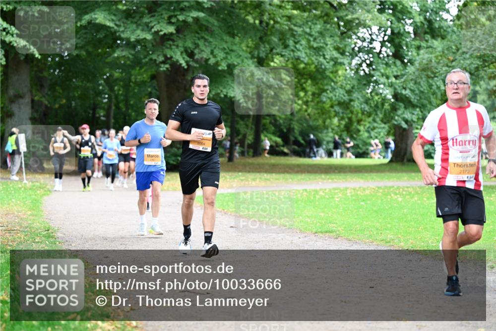 30.08.2026 - Blankeneser Heldenlauf Dr. Thomas Lammeyer http://msf.ph/oto/10033666 30.08.2026 10:39:11 Laufen 2004, 2172 meine-sportfotos.de