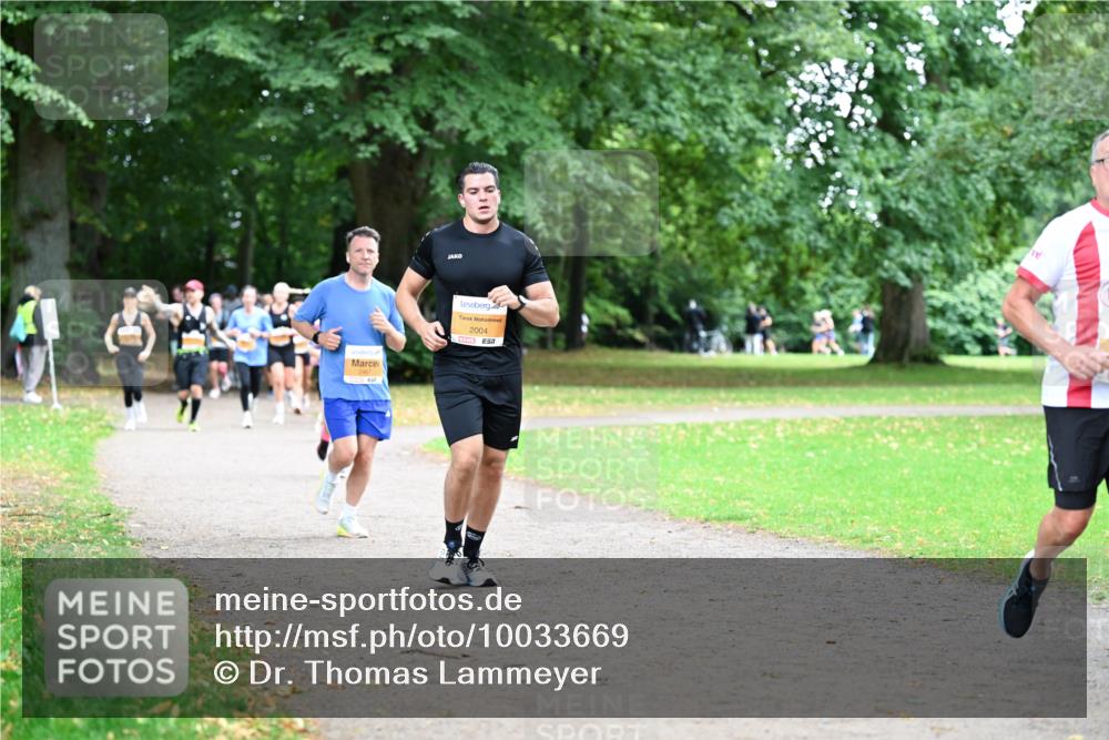 30.08.2026 - Blankeneser Heldenlauf Dr. Thomas Lammeyer http://msf.ph/oto/10033669 30.08.2026 10:39:11 Laufen 2004 meine-sportfotos.de