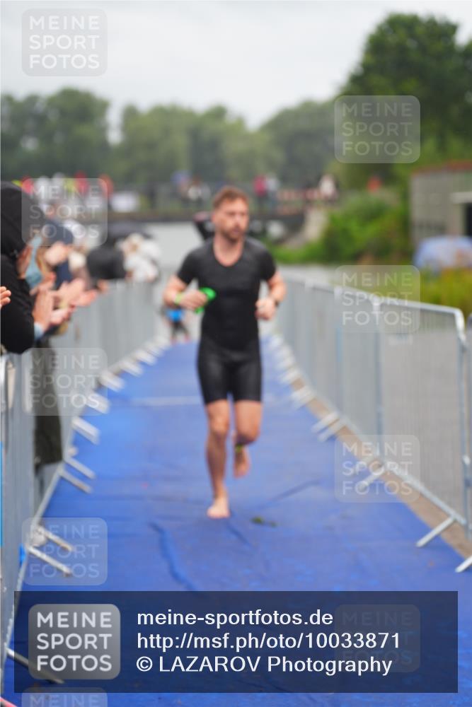 30.08.2026 - Elbe Triathlon Hamburg LAZAROV Photography http://msf.ph/oto/10033871 30.08.2026 08:53:51 Schwimmen 460, 501, 595, 1895 meine-sportfotos.de