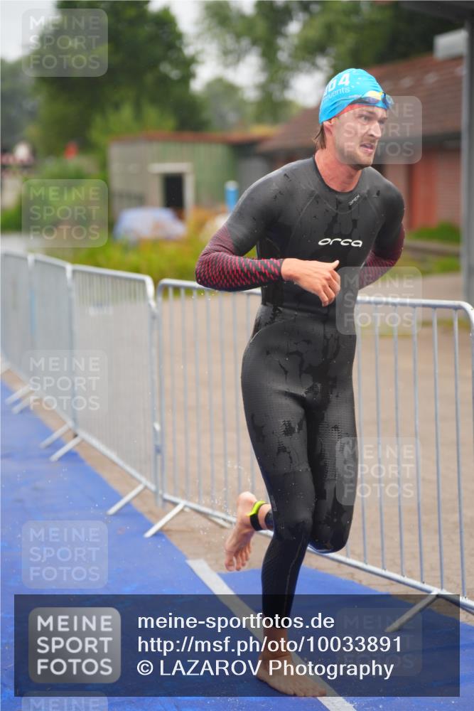 30.08.2026 - Elbe Triathlon Hamburg LAZAROV Photography http://msf.ph/oto/10033891 30.08.2026 08:53:55 Schwimmen 460, 501, 595, 1895 meine-sportfotos.de