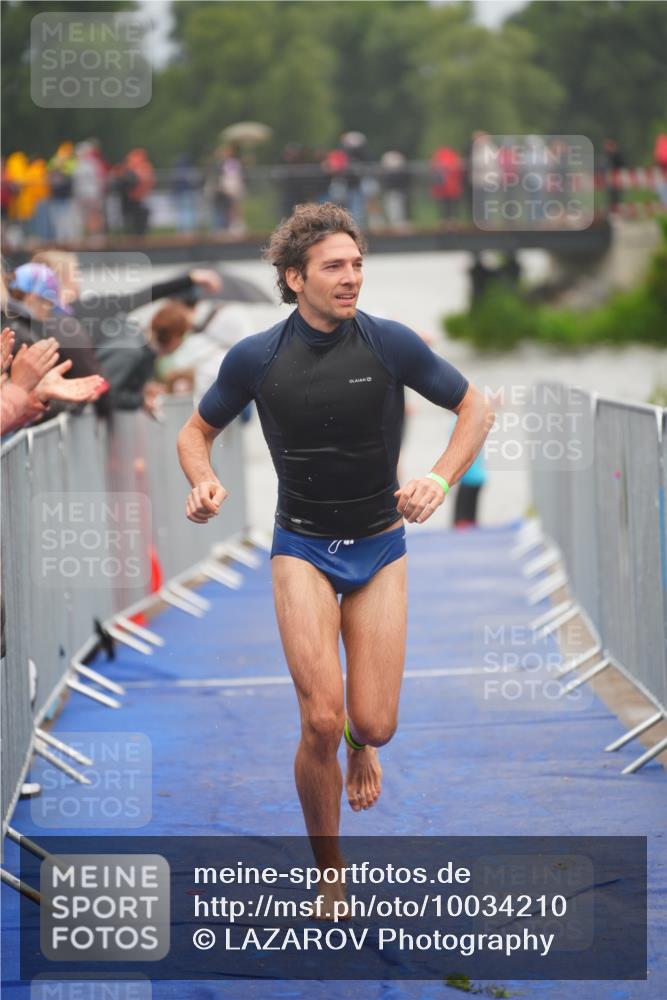 30.08.2026 - Elbe Triathlon Hamburg LAZAROV Photography http://msf.ph/oto/10034210 30.08.2026 08:56:46 Schwimmen 434, 488, 490 meine-sportfotos.de