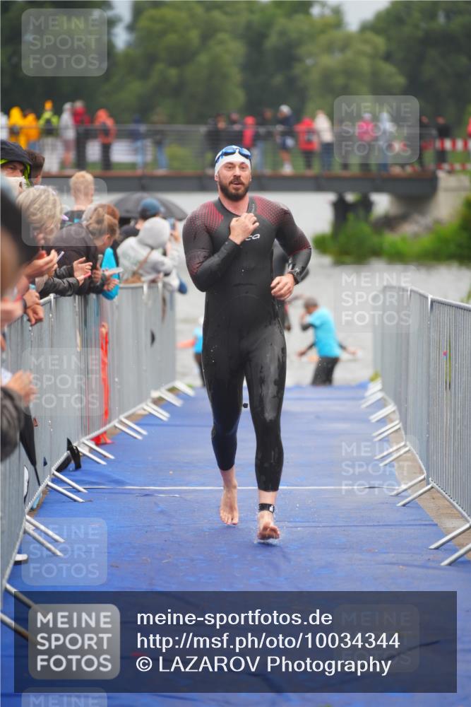 30.08.2026 - Elbe Triathlon Hamburg LAZAROV Photography http://msf.ph/oto/10034344 30.08.2026 08:57:49 Schwimmen 410, 452, 483, 495, 639 meine-sportfotos.de