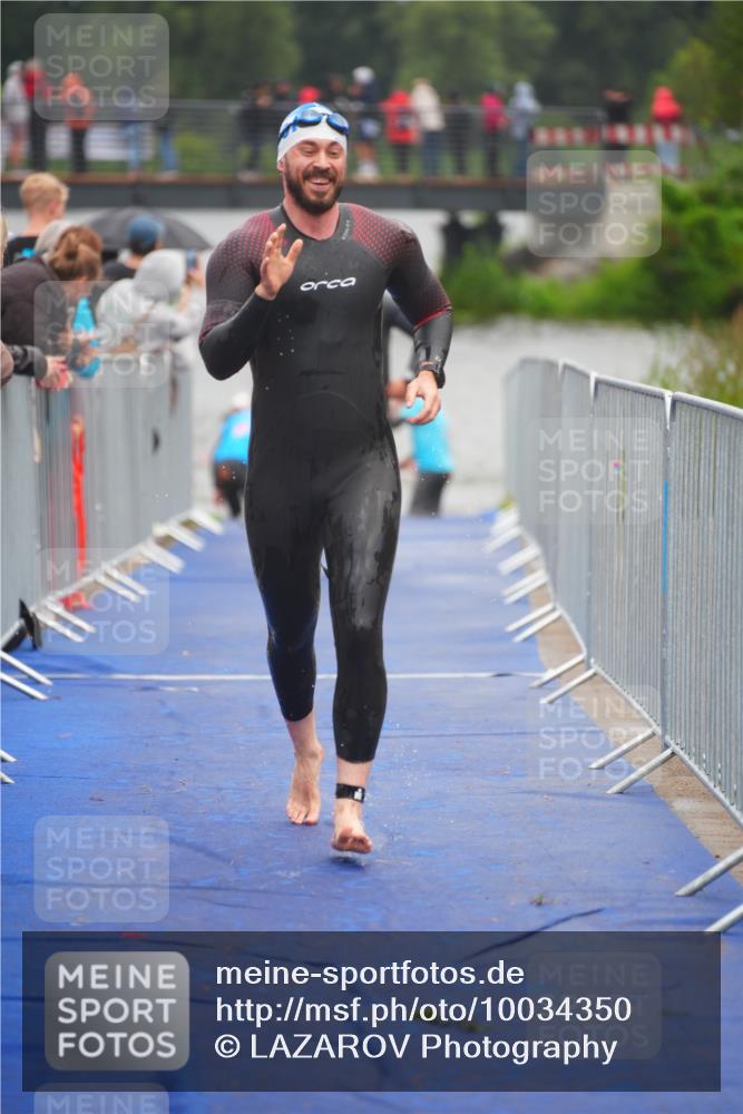 30.08.2026 - Elbe Triathlon Hamburg LAZAROV Photography http://msf.ph/oto/10034350 30.08.2026 08:57:50 Schwimmen 410, 452, 483, 495, 500, 639 meine-sportfotos.de