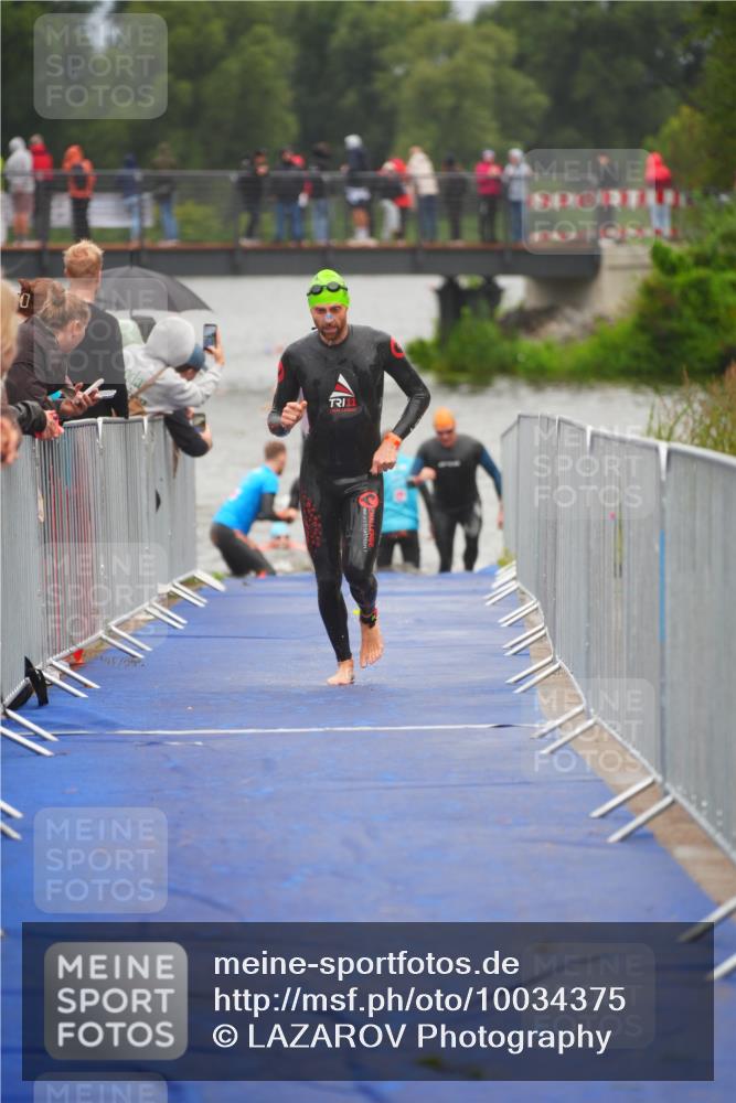30.08.2026 - Elbe Triathlon Hamburg LAZAROV Photography http://msf.ph/oto/10034375 30.08.2026 08:57:56 Schwimmen 495, 500, 637, 639 meine-sportfotos.de