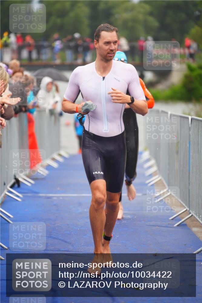30.08.2026 - Elbe Triathlon Hamburg LAZAROV Photography http://msf.ph/oto/10034422 30.08.2026 08:58:11 Schwimmen 404, 441, 443, 623, 637, 841, 1894 meine-sportfotos.de