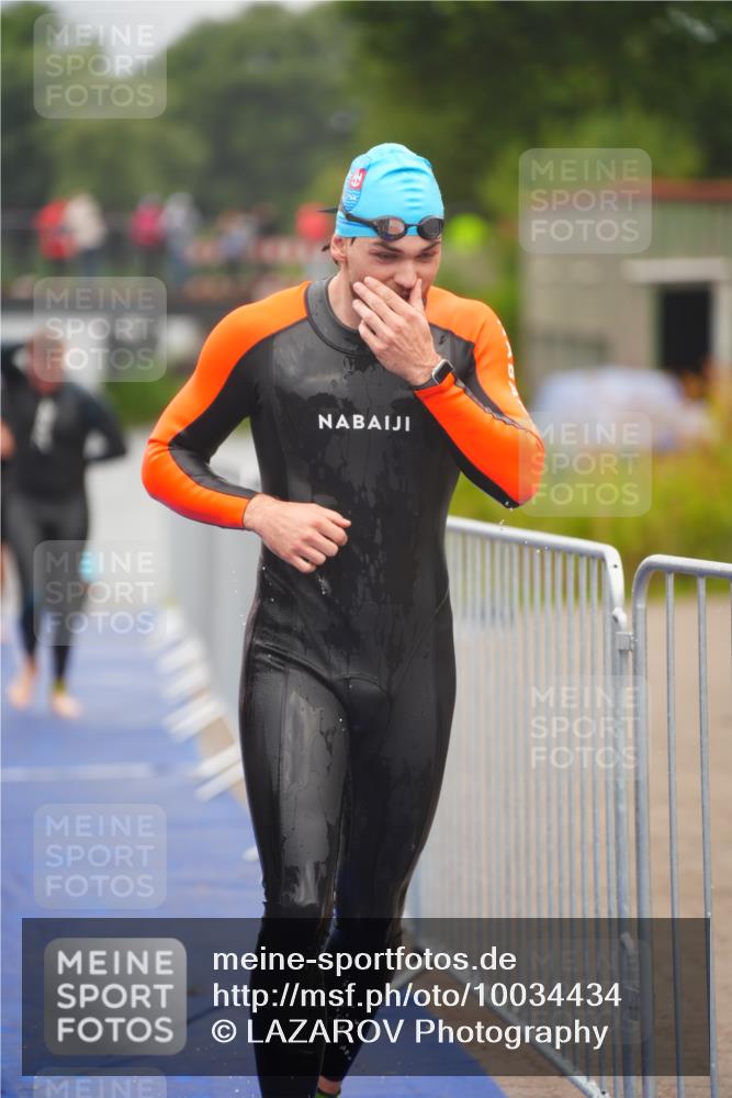30.08.2026 - Elbe Triathlon Hamburg LAZAROV Photography http://msf.ph/oto/10034434 30.08.2026 08:58:13 Schwimmen 404, 441, 443, 623, 637, 841, 1894 meine-sportfotos.de