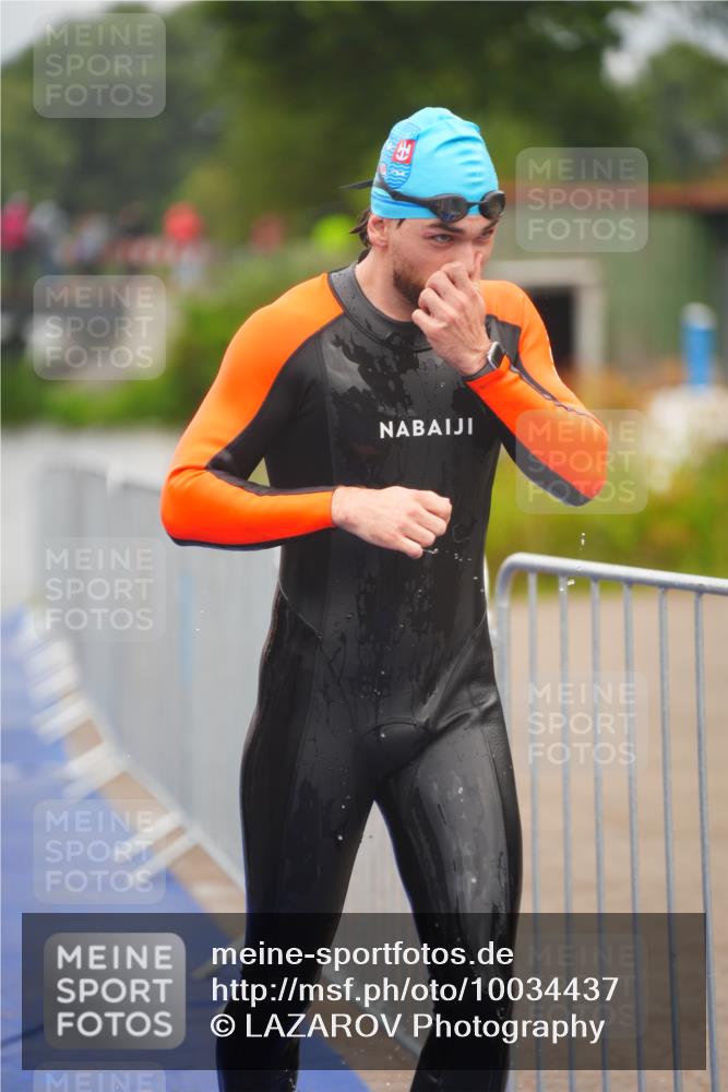 30.08.2026 - Elbe Triathlon Hamburg LAZAROV Photography http://msf.ph/oto/10034437 30.08.2026 08:58:13 Schwimmen 404, 441, 443, 623, 637, 841, 1894 meine-sportfotos.de