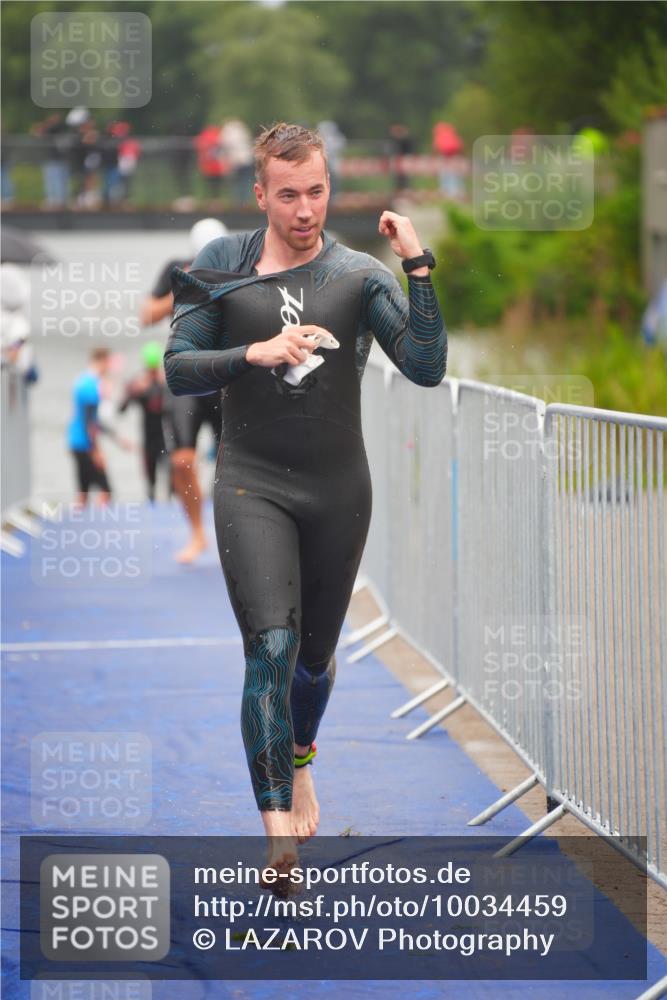 30.08.2026 - Elbe Triathlon Hamburg LAZAROV Photography http://msf.ph/oto/10034459 30.08.2026 08:58:16 Schwimmen 404, 441, 443, 468, 623, 841, 1894 meine-sportfotos.de