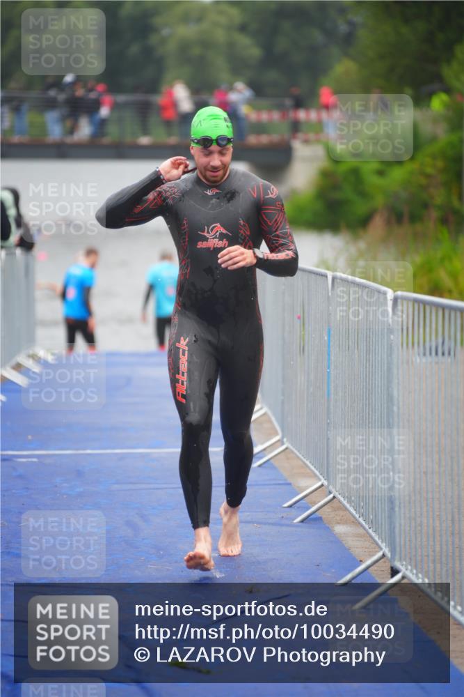 30.08.2026 - Elbe Triathlon Hamburg LAZAROV Photography http://msf.ph/oto/10034490 30.08.2026 08:58:26 Schwimmen 404, 468, 641, 841, 1894 meine-sportfotos.de