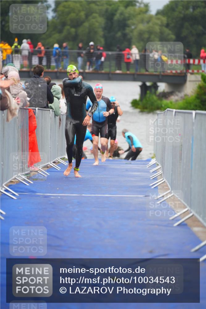 30.08.2026 - Elbe Triathlon Hamburg LAZAROV Photography http://msf.ph/oto/10034543 30.08.2026 08:59:11 Schwimmen 472, 497, 536 meine-sportfotos.de