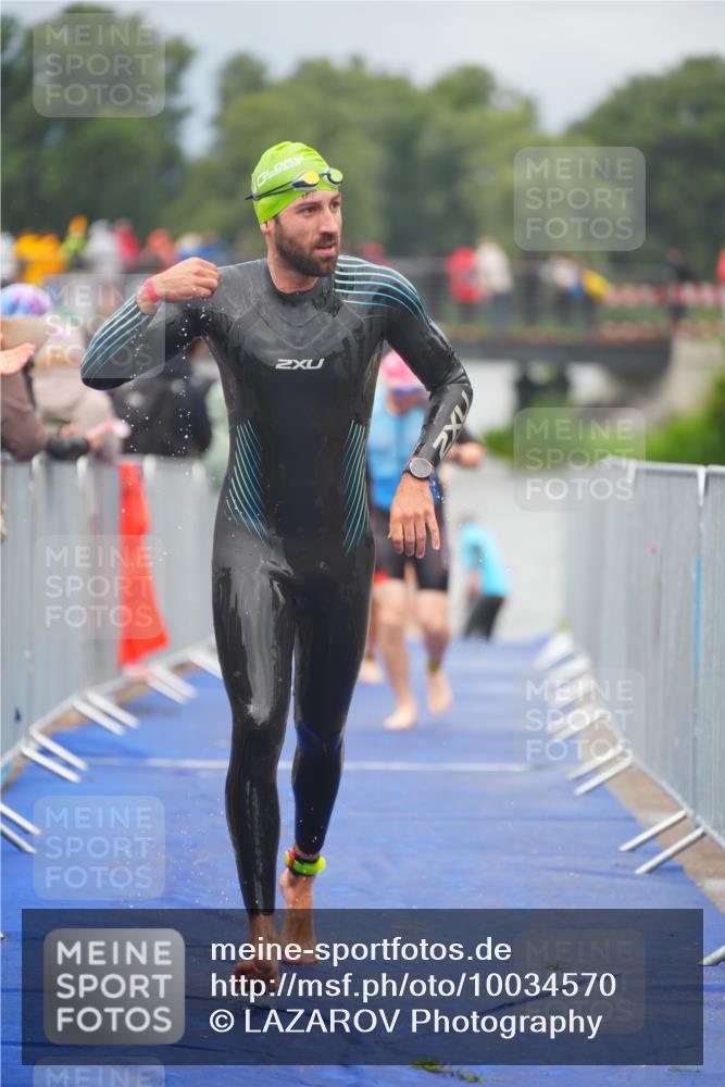 30.08.2026 - Elbe Triathlon Hamburg LAZAROV Photography http://msf.ph/oto/10034570 30.08.2026 08:59:14 Schwimmen 497, 536, 567 meine-sportfotos.de