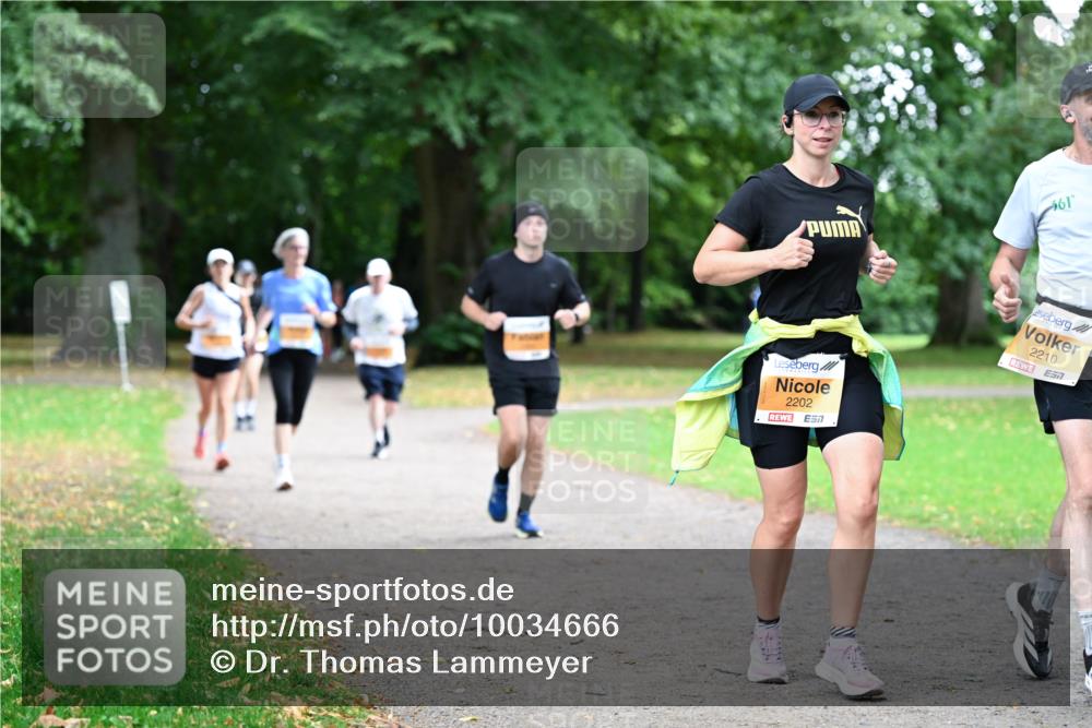 30.08.2026 - Blankeneser Heldenlauf Dr. Thomas Lammeyer http://msf.ph/oto/10034666 30.08.2026 10:41:30 Laufen 561, 2210, 2202 meine-sportfotos.de
