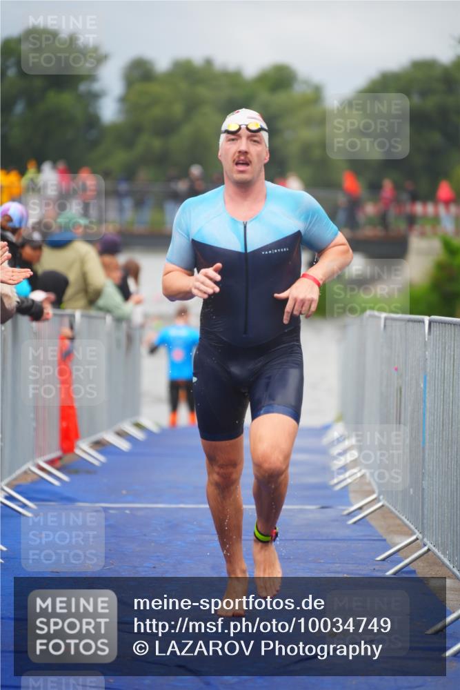 30.08.2026 - Elbe Triathlon Hamburg LAZAROV Photography http://msf.ph/oto/10034749 30.08.2026 08:59:54 Schwimmen 516, 528, 597, 606 meine-sportfotos.de