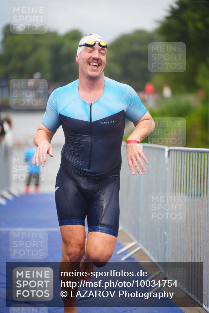30.08.2026 - Elbe Triathlon Hamburg LAZAROV Photography http://msf.ph/oto/10034754 30.08.2026 08:59:54 Schwimmen 516, 528, 597, 606 meine-sportfotos.de