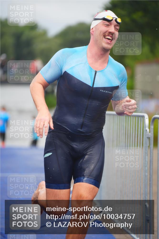 30.08.2026 - Elbe Triathlon Hamburg LAZAROV Photography http://msf.ph/oto/10034757 30.08.2026 08:59:55 Schwimmen 516, 528, 597, 606 meine-sportfotos.de