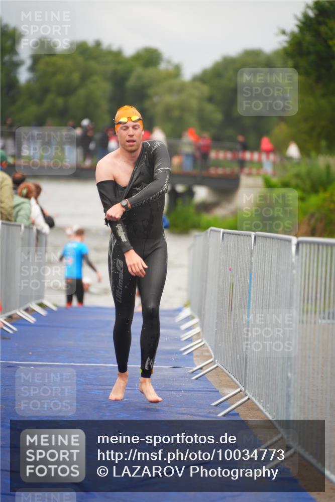 30.08.2026 - Elbe Triathlon Hamburg LAZAROV Photography http://msf.ph/oto/10034773 30.08.2026 09:00:16 Schwimmen 520 meine-sportfotos.de
