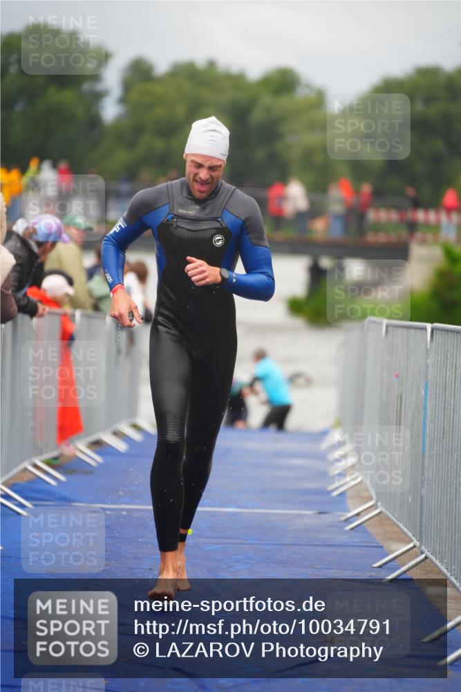 30.08.2026 - Elbe Triathlon Hamburg LAZAROV Photography http://msf.ph/oto/10034791 30.08.2026 09:00:22 Schwimmen 520, 531 meine-sportfotos.de