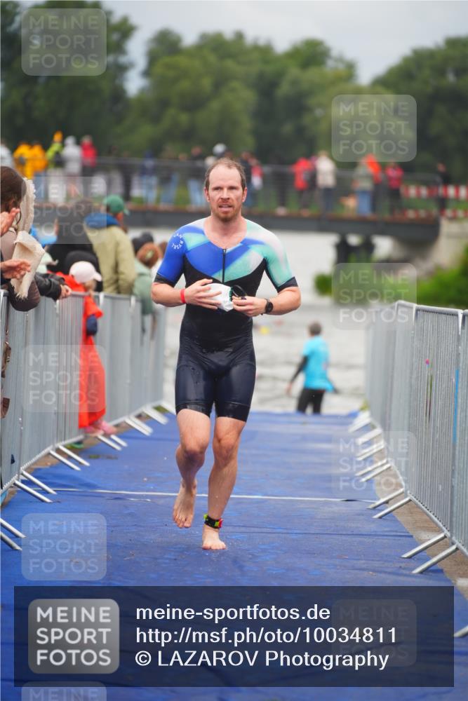 30.08.2026 - Elbe Triathlon Hamburg LAZAROV Photography http://msf.ph/oto/10034811 30.08.2026 09:00:33 Schwimmen 531, 631 meine-sportfotos.de