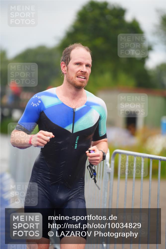 30.08.2026 - Elbe Triathlon Hamburg LAZAROV Photography http://msf.ph/oto/10034829 30.08.2026 09:00:38 Schwimmen 531, 631 meine-sportfotos.de