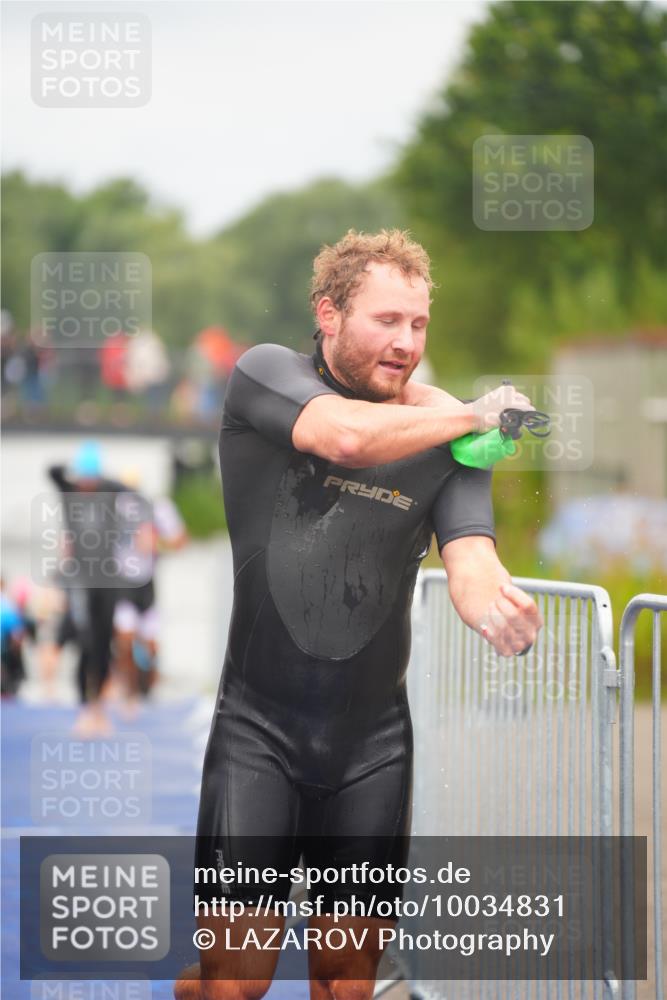30.08.2026 - Elbe Triathlon Hamburg LAZAROV Photography http://msf.ph/oto/10034831 30.08.2026 09:00:46 Schwimmen 631, 634, 642 meine-sportfotos.de