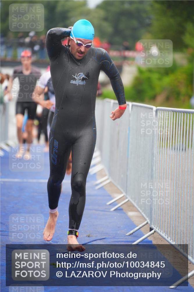 30.08.2026 - Elbe Triathlon Hamburg LAZAROV Photography http://msf.ph/oto/10034845 30.08.2026 09:00:51 Schwimmen 418, 519, 588, 634, 642 meine-sportfotos.de