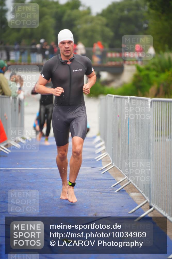 30.08.2026 - Elbe Triathlon Hamburg LAZAROV Photography http://msf.ph/oto/10034969 30.08.2026 09:01:16 Schwimmen 508, 540, 554, 608, 609, 643, 1897 meine-sportfotos.de