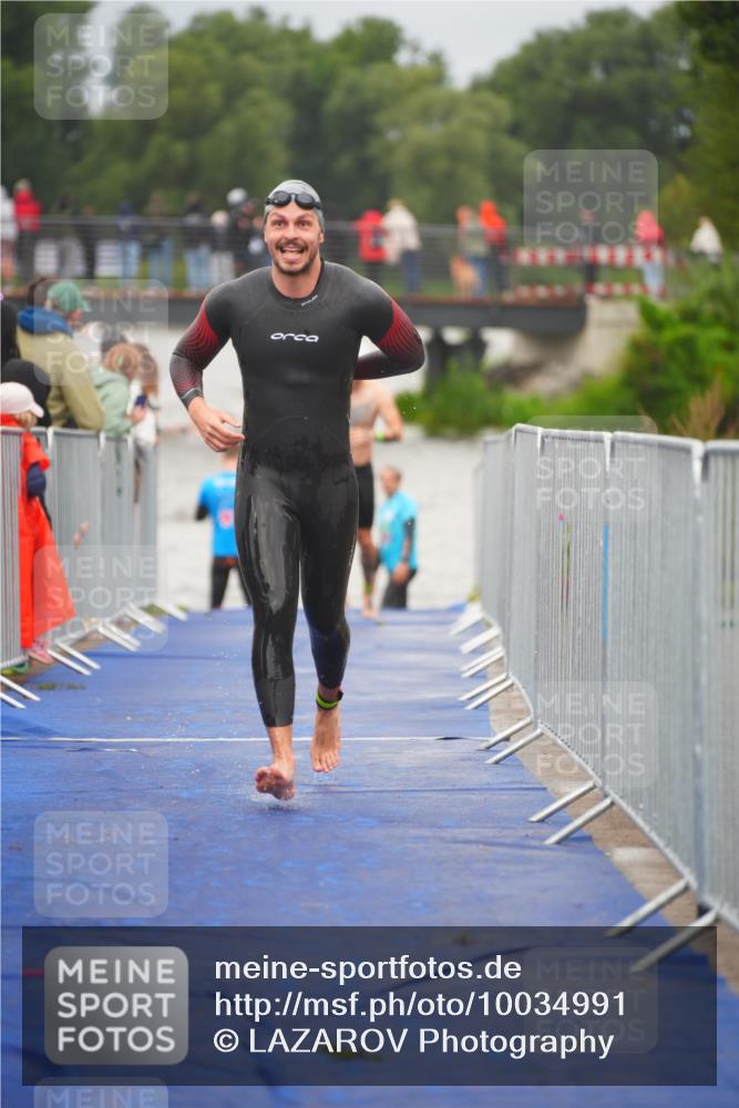30.08.2026 - Elbe Triathlon Hamburg LAZAROV Photography http://msf.ph/oto/10034991 30.08.2026 09:01:20 Schwimmen 508, 554, 608, 643, 1897 meine-sportfotos.de