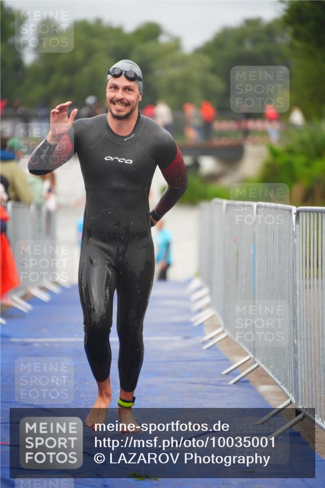 30.08.2026 - Elbe Triathlon Hamburg LAZAROV Photography http://msf.ph/oto/10035001 30.08.2026 09:01:21 Schwimmen 508, 554, 608, 643, 1897 meine-sportfotos.de