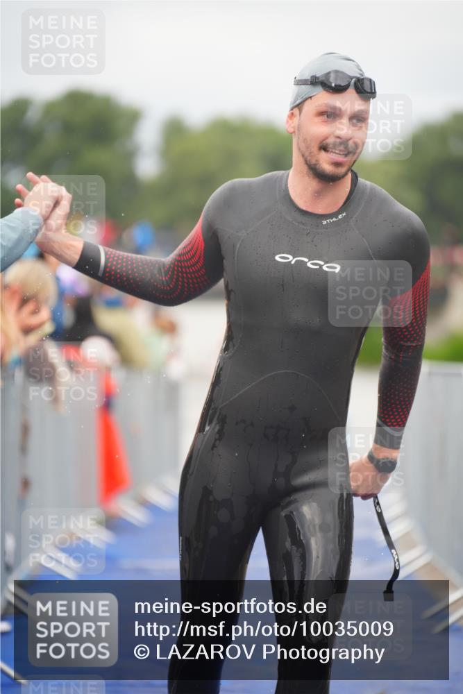 30.08.2026 - Elbe Triathlon Hamburg LAZAROV Photography http://msf.ph/oto/10035009 30.08.2026 09:01:22 Schwimmen 491, 508, 554, 608, 1897 meine-sportfotos.de