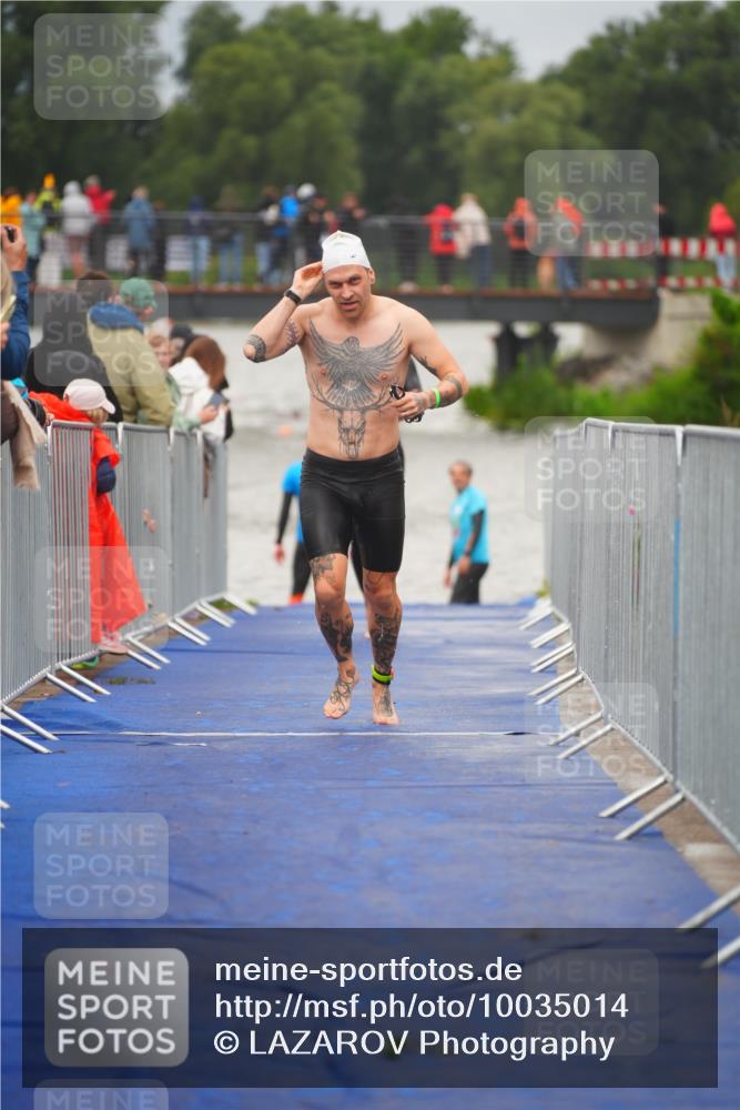 30.08.2026 - Elbe Triathlon Hamburg LAZAROV Photography http://msf.ph/oto/10035014 30.08.2026 09:01:24 Schwimmen 491, 508, 554, 608, 612, 1897 meine-sportfotos.de