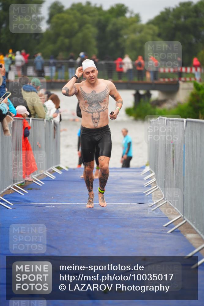 30.08.2026 - Elbe Triathlon Hamburg LAZAROV Photography http://msf.ph/oto/10035017 30.08.2026 09:01:24 Schwimmen 491, 508, 554, 608, 612, 1897 meine-sportfotos.de