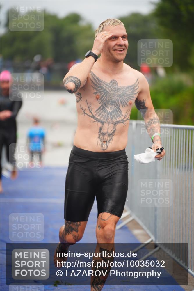 30.08.2026 - Elbe Triathlon Hamburg LAZAROV Photography http://msf.ph/oto/10035032 30.08.2026 09:01:26 Schwimmen 491, 508, 554, 608, 612, 1897 meine-sportfotos.de