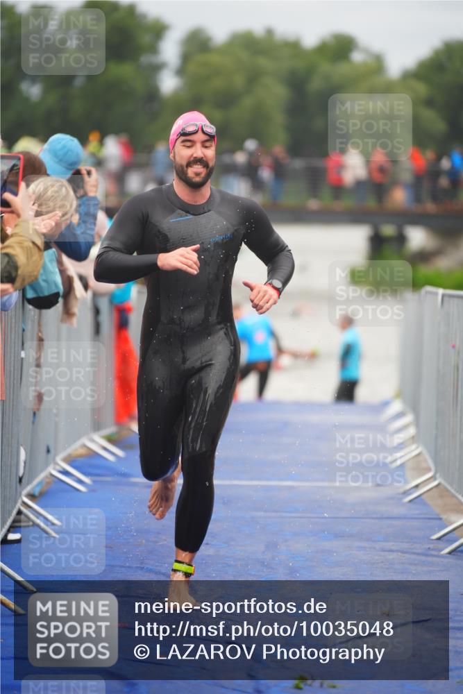 30.08.2026 - Elbe Triathlon Hamburg LAZAROV Photography http://msf.ph/oto/10035048 30.08.2026 09:01:29 Schwimmen 491, 554, 608, 612, 1897 meine-sportfotos.de