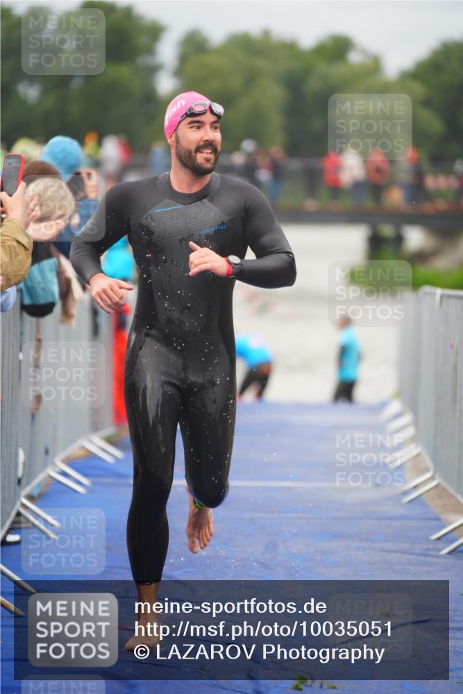 30.08.2026 - Elbe Triathlon Hamburg LAZAROV Photography http://msf.ph/oto/10035051 30.08.2026 09:01:29 Schwimmen 491, 554, 608, 612, 1897 meine-sportfotos.de