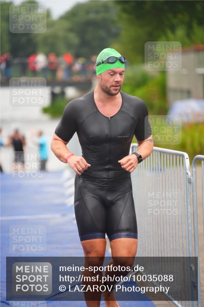 30.08.2026 - Elbe Triathlon Hamburg LAZAROV Photography http://msf.ph/oto/10035088 30.08.2026 09:02:05 Schwimmen 573, 582, 607, 701 meine-sportfotos.de