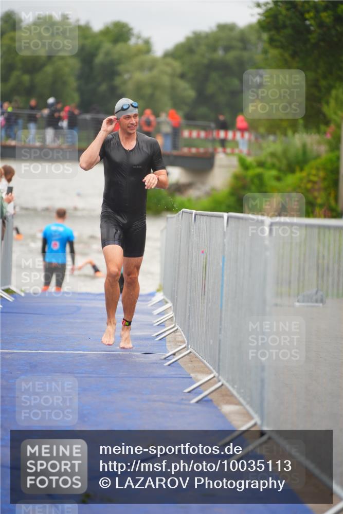 30.08.2026 - Elbe Triathlon Hamburg LAZAROV Photography http://msf.ph/oto/10035113 30.08.2026 09:02:12 Schwimmen 573, 603, 701 meine-sportfotos.de