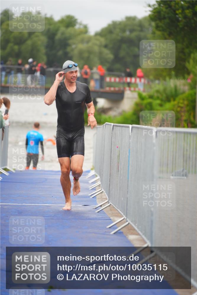 30.08.2026 - Elbe Triathlon Hamburg LAZAROV Photography http://msf.ph/oto/10035115 30.08.2026 09:02:13 Schwimmen 573, 603, 701 meine-sportfotos.de