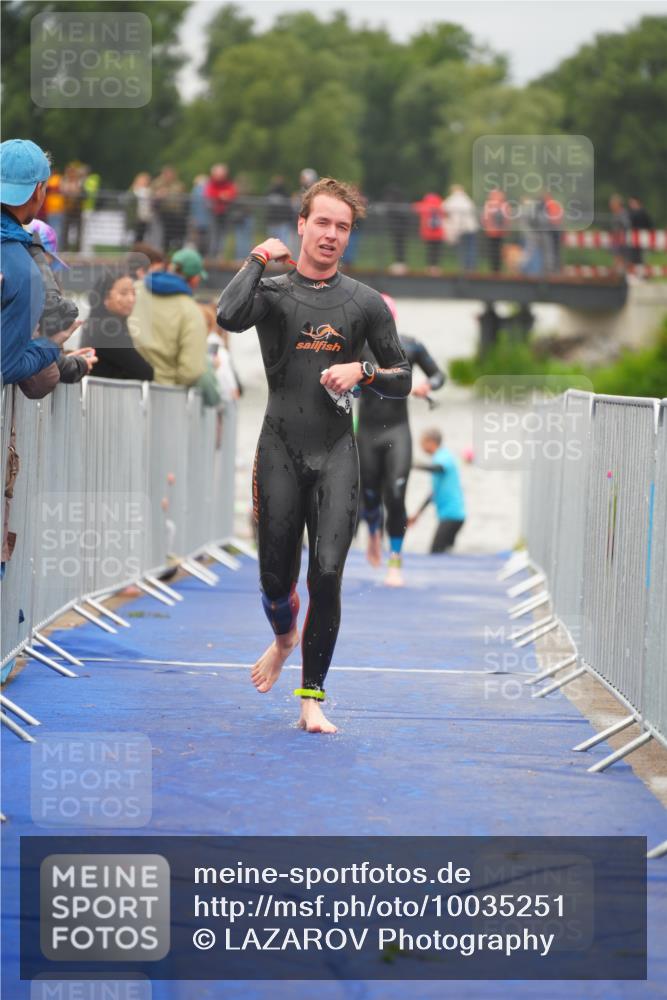 30.08.2026 - Elbe Triathlon Hamburg LAZAROV Photography http://msf.ph/oto/10035251 30.08.2026 09:02:57 Schwimmen 408, 439, 462, 525, 557, 621, 771 meine-sportfotos.de