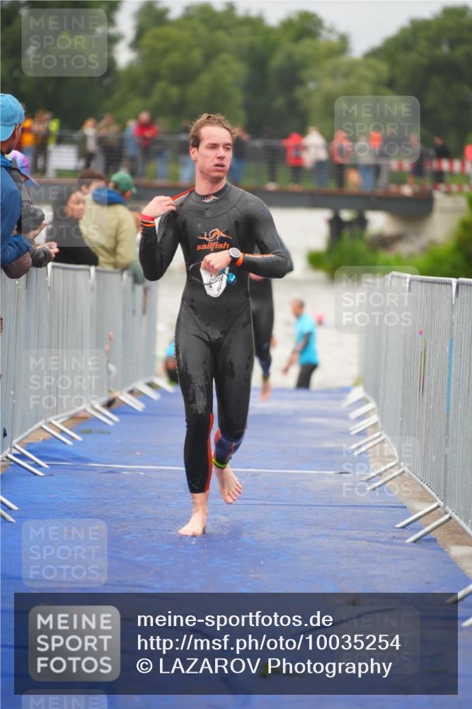 30.08.2026 - Elbe Triathlon Hamburg LAZAROV Photography http://msf.ph/oto/10035254 30.08.2026 09:02:57 Schwimmen 408, 439, 462, 525, 557, 621, 771 meine-sportfotos.de