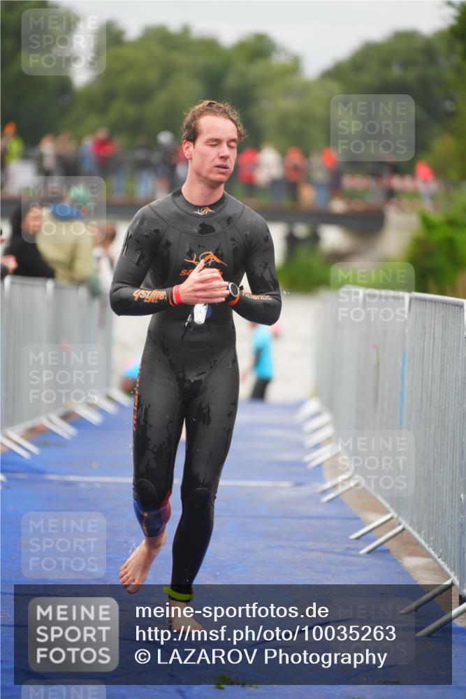 30.08.2026 - Elbe Triathlon Hamburg LAZAROV Photography http://msf.ph/oto/10035263 30.08.2026 09:02:58 Schwimmen 408, 439, 462, 525, 557, 621, 771 meine-sportfotos.de
