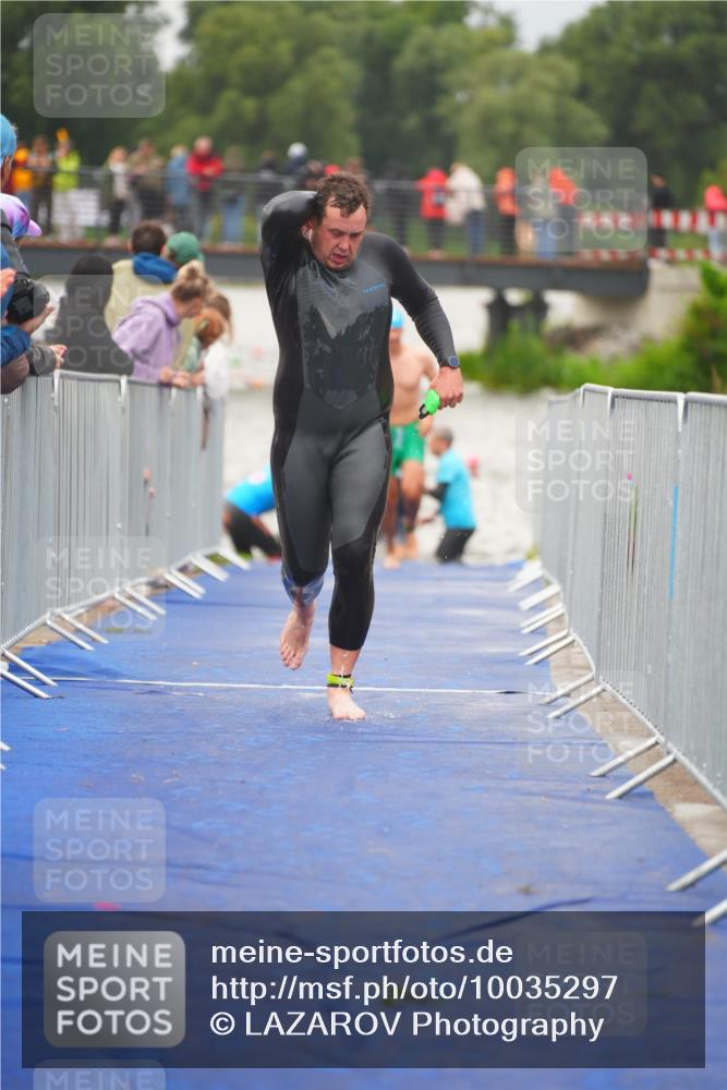 30.08.2026 - Elbe Triathlon Hamburg LAZAROV Photography http://msf.ph/oto/10035297 30.08.2026 09:03:05 Schwimmen 439, 462, 557, 605, 621 meine-sportfotos.de