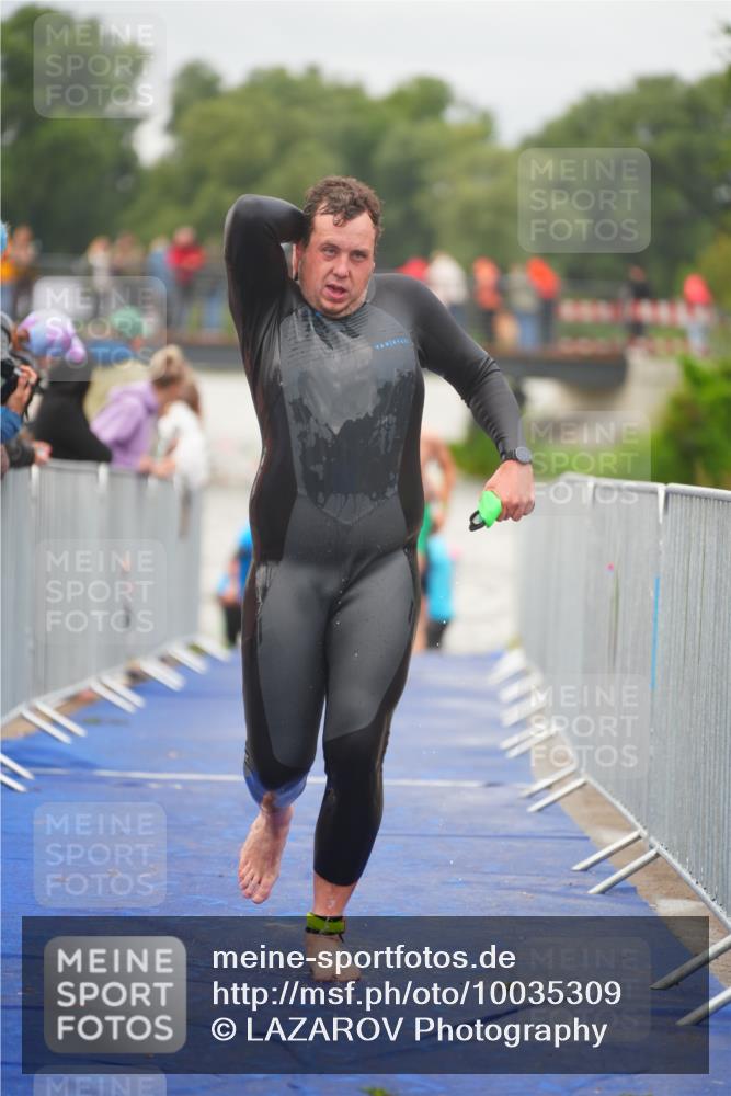 30.08.2026 - Elbe Triathlon Hamburg LAZAROV Photography http://msf.ph/oto/10035309 30.08.2026 09:03:06 Schwimmen 439, 557, 605, 621 meine-sportfotos.de
