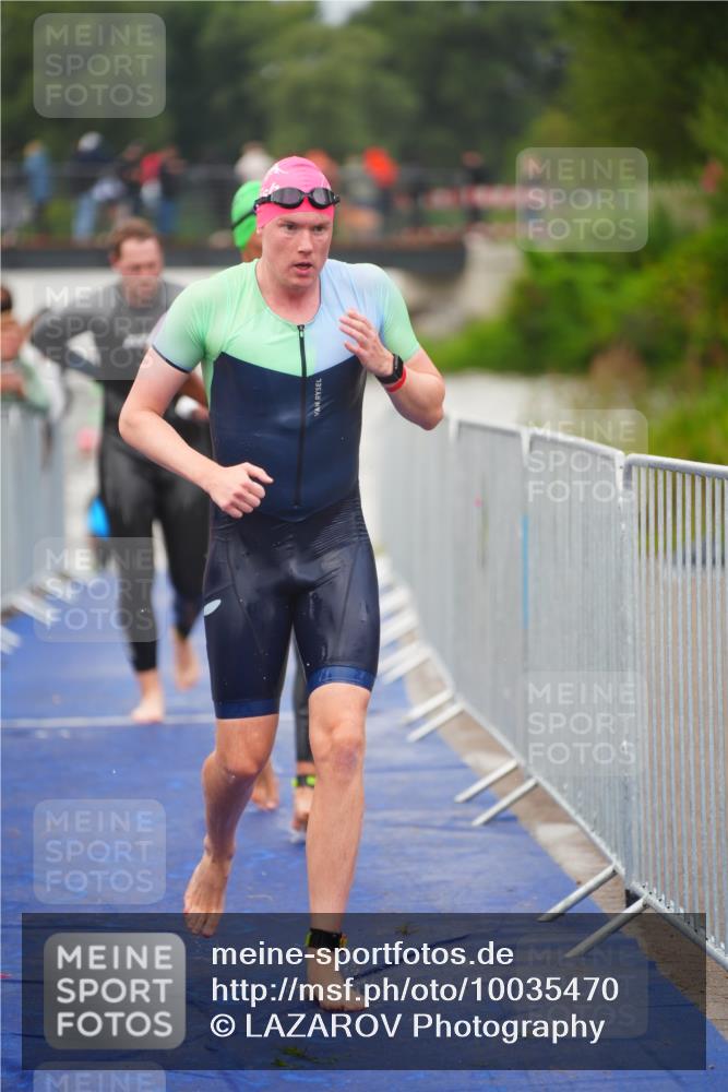 30.08.2026 - Elbe Triathlon Hamburg LAZAROV Photography http://msf.ph/oto/10035470 30.08.2026 09:03:45 Schwimmen 538, 550, 560, 565, 632 meine-sportfotos.de
