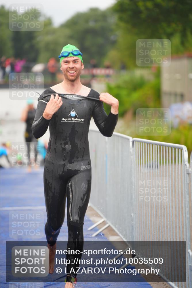 30.08.2026 - Elbe Triathlon Hamburg LAZAROV Photography http://msf.ph/oto/10035509 30.08.2026 09:03:53 Schwimmen 560, 565, 611, 632 meine-sportfotos.de