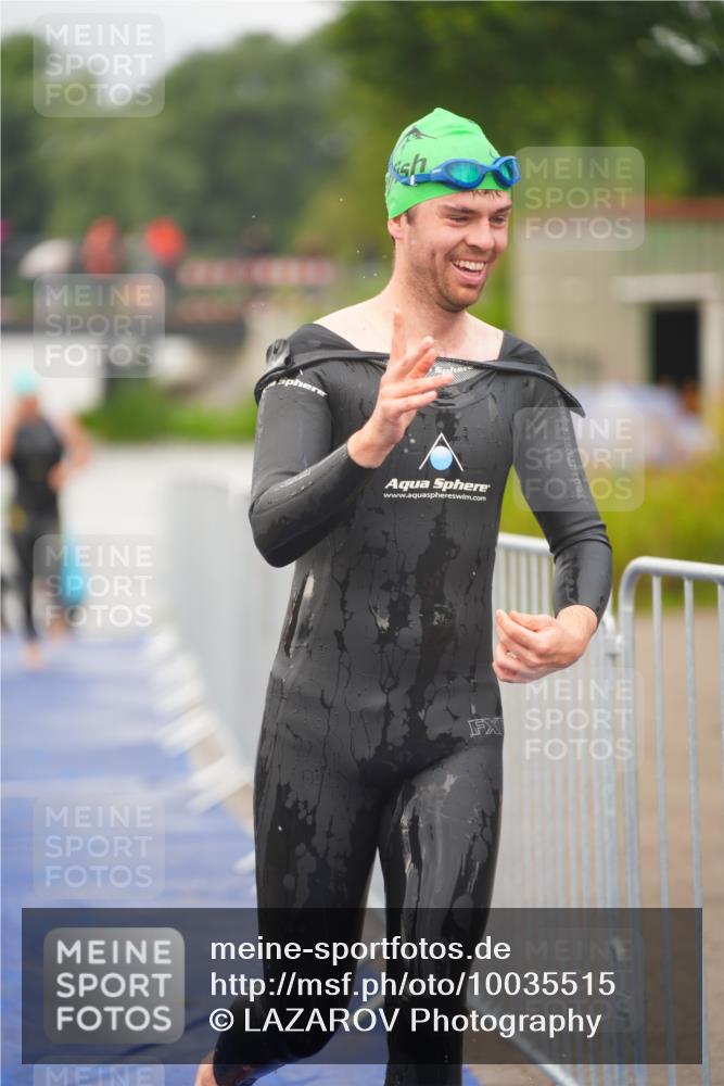 30.08.2026 - Elbe Triathlon Hamburg LAZAROV Photography http://msf.ph/oto/10035515 30.08.2026 09:03:54 Schwimmen 560, 565, 611, 632, 739 meine-sportfotos.de
