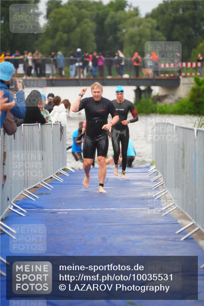 30.08.2026 - Elbe Triathlon Hamburg LAZAROV Photography http://msf.ph/oto/10035531 30.08.2026 09:04:02 Schwimmen 533, 555, 560, 611, 632, 739 meine-sportfotos.de