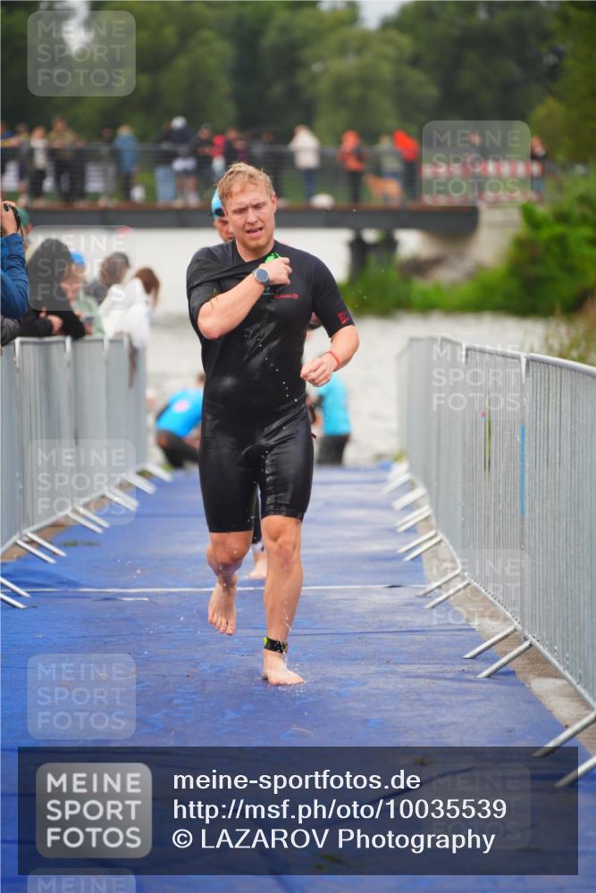 30.08.2026 - Elbe Triathlon Hamburg LAZAROV Photography http://msf.ph/oto/10035539 30.08.2026 09:04:05 Schwimmen 533, 555, 611, 739 meine-sportfotos.de