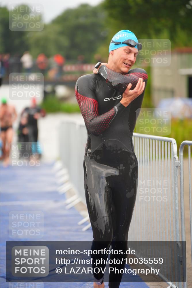 30.08.2026 - Elbe Triathlon Hamburg LAZAROV Photography http://msf.ph/oto/10035559 30.08.2026 09:04:08 Schwimmen 533, 555, 596, 611, 739 meine-sportfotos.de