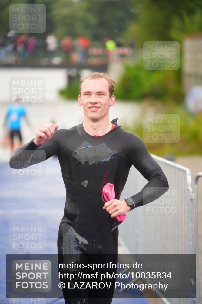 30.08.2026 - Elbe Triathlon Hamburg LAZAROV Photography http://msf.ph/oto/10035834 30.08.2026 09:04:51 Schwimmen 505, 526, 624, 635, 670 meine-sportfotos.de